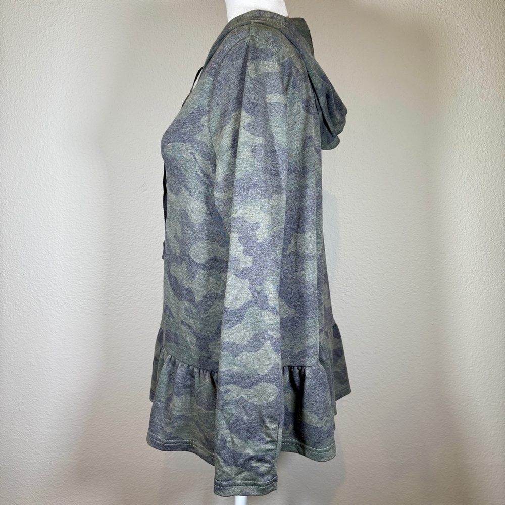 Splendid Camouflage Knit Hoodie with Ruffle Hem Size Medium - Picture 2 of 6